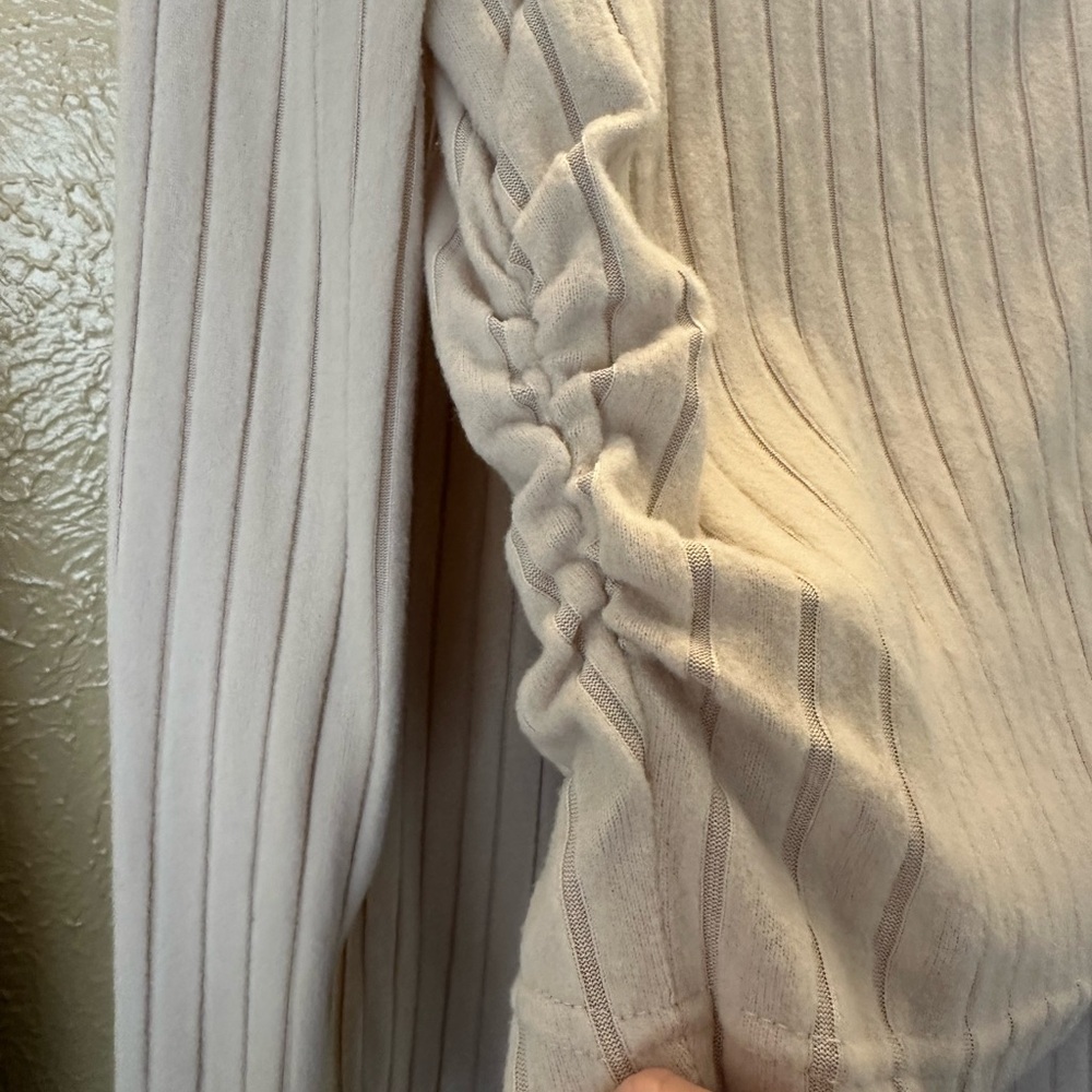SHEIN Cream Ribbed Set - Picture 2 of 4